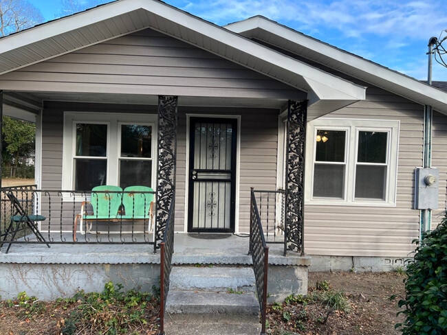 Building Photo - 115 Gates St