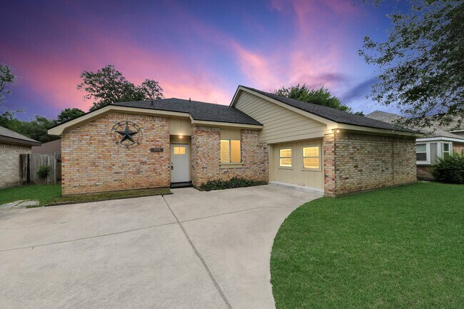 Photo - 2614 Village Cir Dr