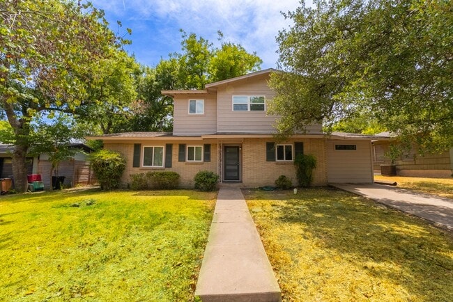 Building Photo - Hidden Gem | 4 bed 3 bath home in highly sought after Windsor Park!!!