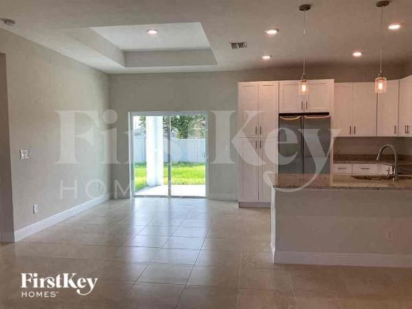 Photo - 1729 NW 11th Pl