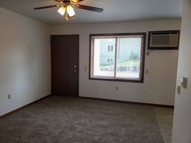 Photo - 687 Wood Violet Ln Unidad 1