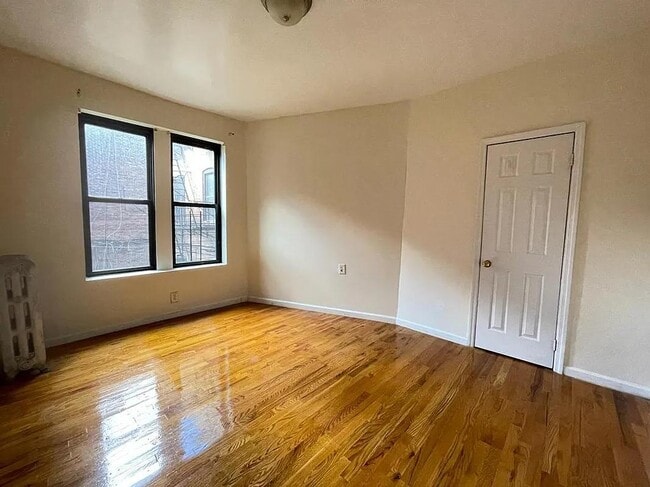 Photo - 351 E 21st St