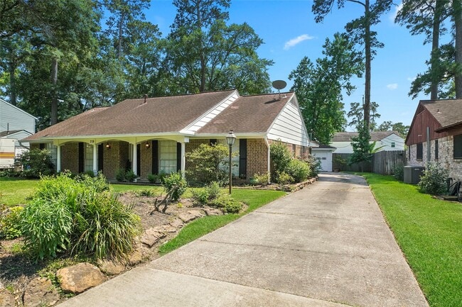 Building Photo - 719 Thornwood Dr