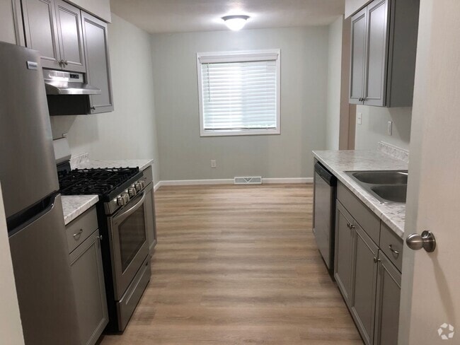 Building Photo - 926/928 Sprucewood Ln Unit 926 Sprucewood Ln Rental