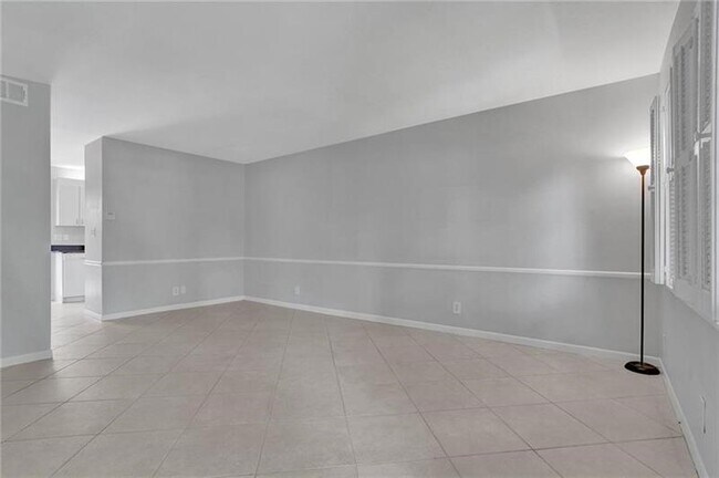 Photo - 12 NE 20th Ct