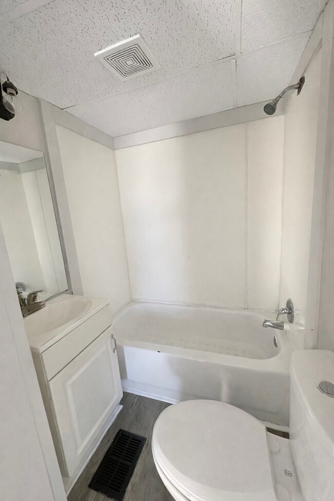 Photo - 3944 40th St N