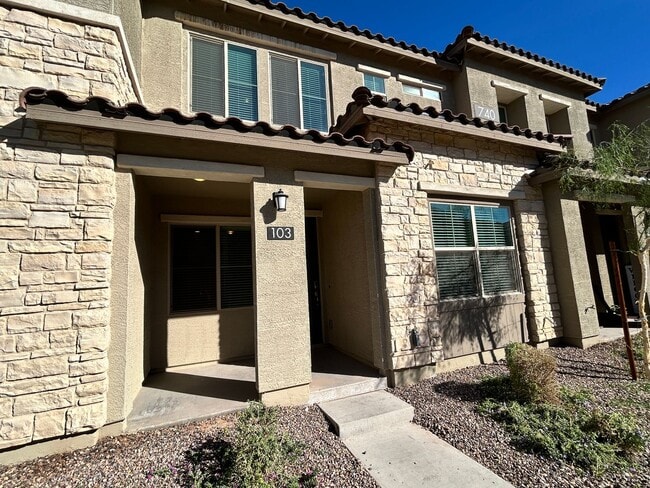 Building Photo - Modern 3-Bedroom Townhome in Gated Layton ...