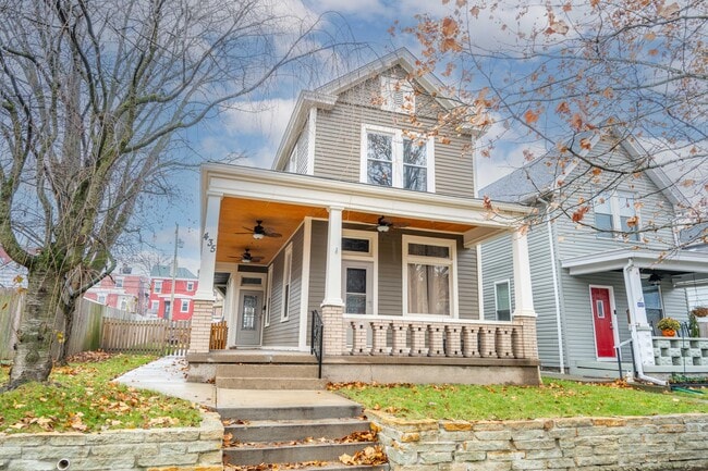 Building Photo - 435 Elm St Rental