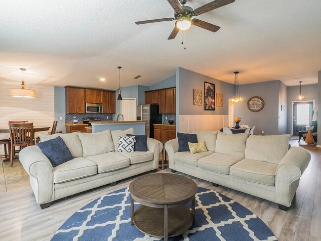 Photo - 15360 Spotted Stallion Trail