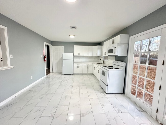 Photo - 306 New Jersey Rd