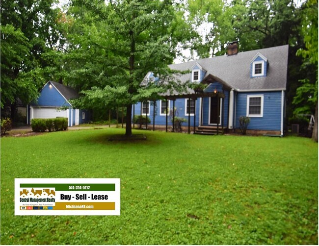 Building Photo - 4 bedroom 2.5 bath South Bend home on larg...