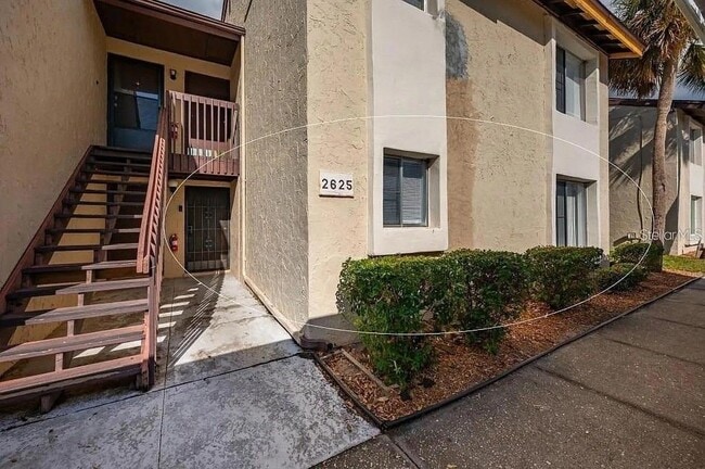 Building Photo - 2625 Pine Lake Terrace