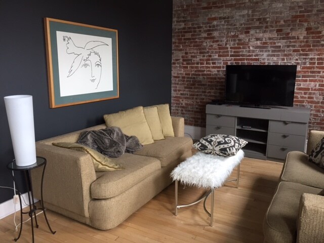 Photo - 127 E Main St