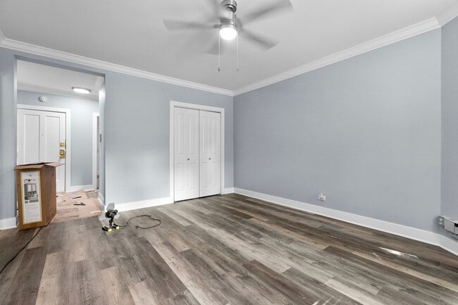 Photo - 3815 N Greenview Ave