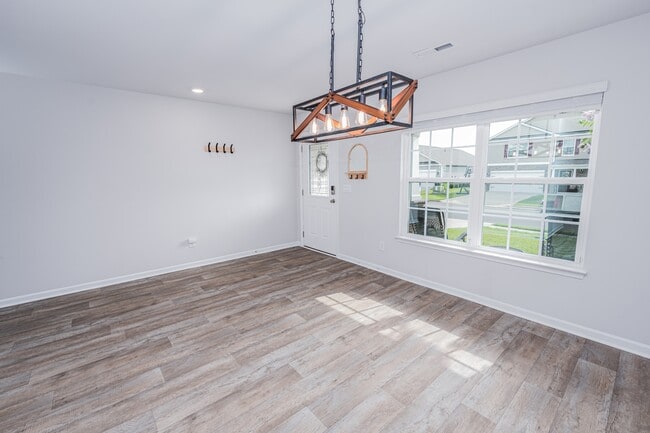 Photo - 607 Ava St