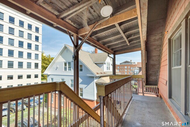 Photo - 60 Russ St Unit 2A