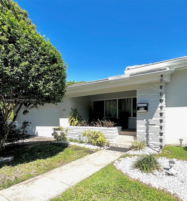 Photo - 411 Alesio Ave