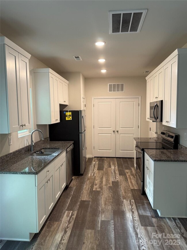 Photo - 1827 McDonald St