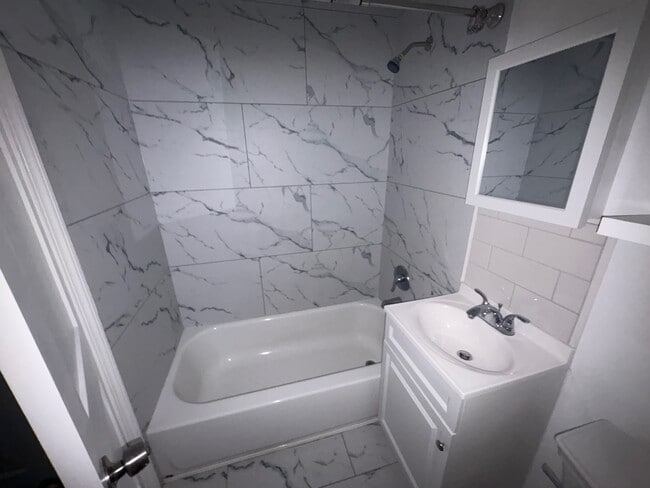 Photo - 702-704-704 Fifth Ave Unit D1