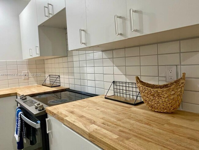 Photo - 413 NE 8th St