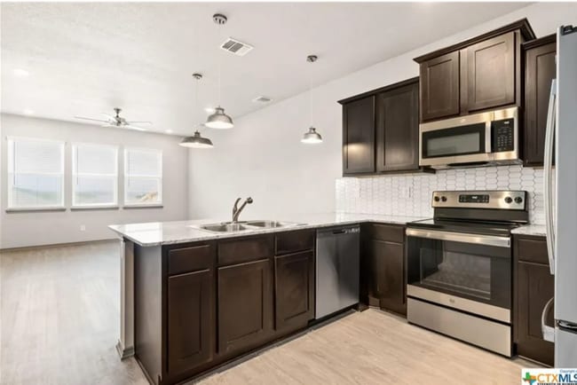 Building Photo - 3 Bedroom / 2 Bathroom Townhome – Copperas Cove - Coming Soon