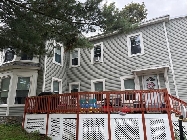 109 S Pleasant St Unidad 1