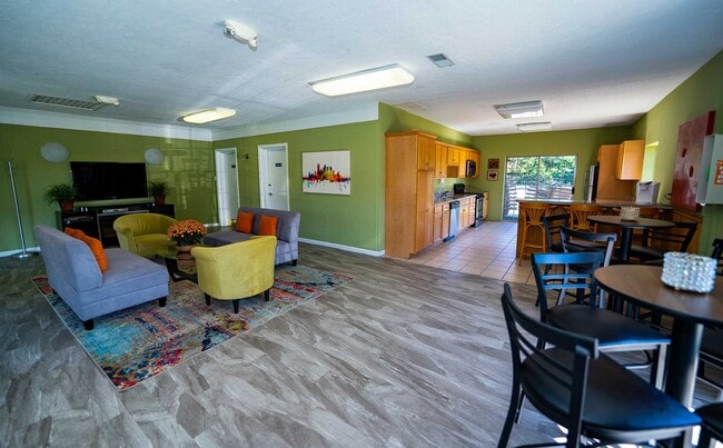 Laurel Village Apartments