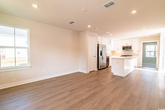 Photo - 2812 Rowyn St