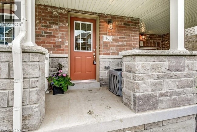 Photo - 16 Hiscott Dr