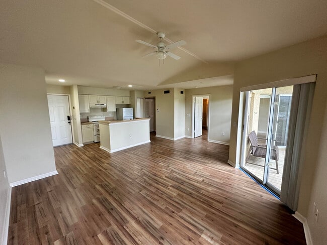 Photo - 4863 Via Palm Lakes Unit 811