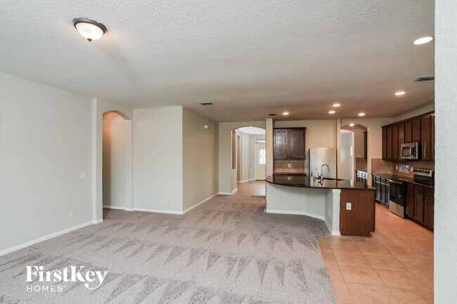 Photo - 10523 Branch Post