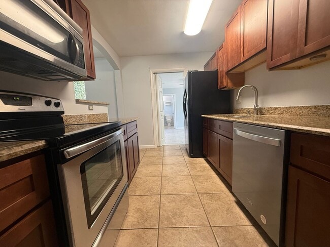 Photo - 3 Bedroom 2 Bathroom Updated Deltona Home GREAT Location Available IMMDEIATELY!!