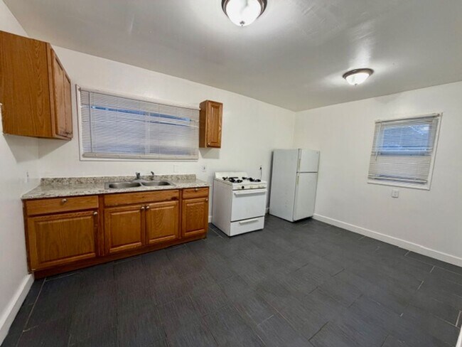 Photo - 3 bedroom 1 bath for lease- Section 8 ready