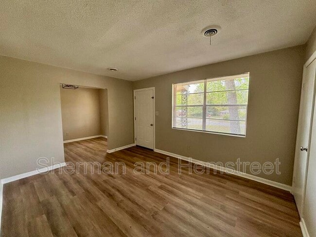 Photo - 336 Deerwood Ct