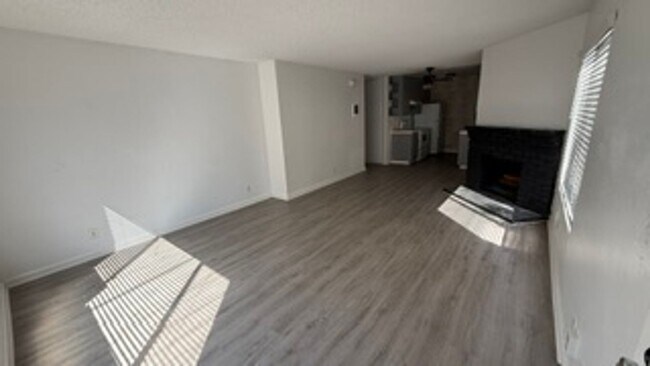 1250-1254 Parker Place
