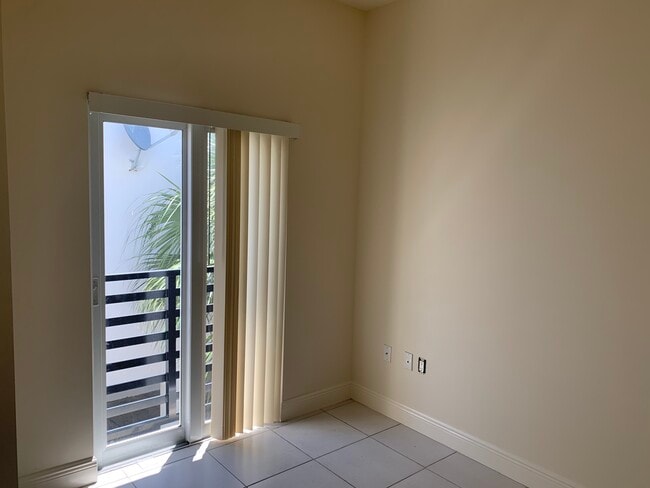 Photo - 145 SW 15th Ave