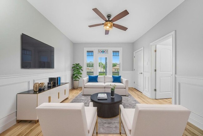 Photo - 2823 Broadway St