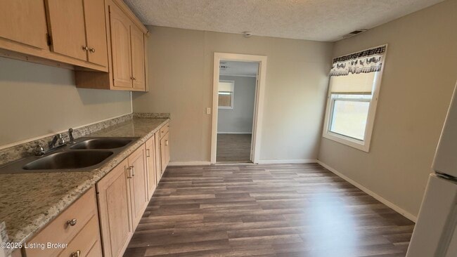 Photo - 214 Halcyon Rd