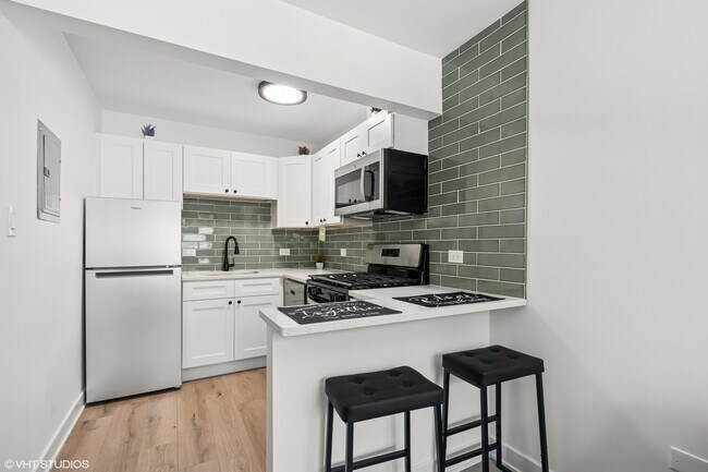 Photo - 15701 Lamon Ave Unit 05