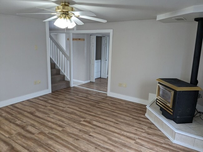 Photo - 3 Bed 2 Bath House Near Downtown Belgrade - Dogs Negotiable!
