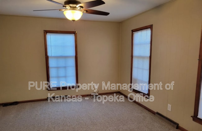 Photo - 2215 SE Kentucky Ave