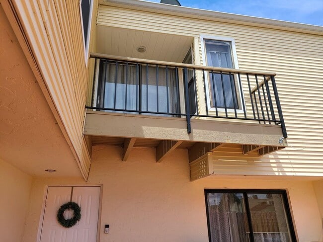 Building Photo - 11999 Shakerwood Ln Rental