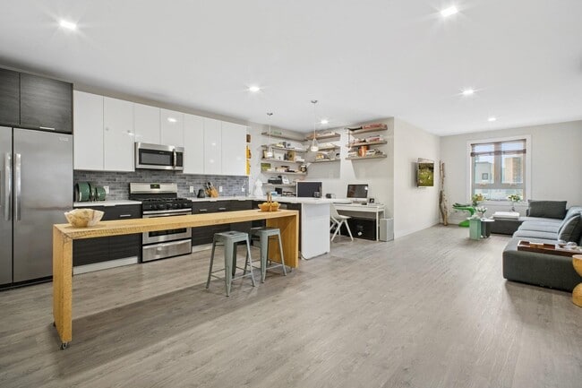Photo - 62-68 69th St Unidad 501 Rental