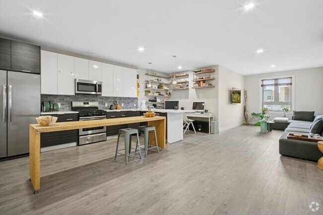 Building Photo - 62-68 69th St Unit 501 Rental