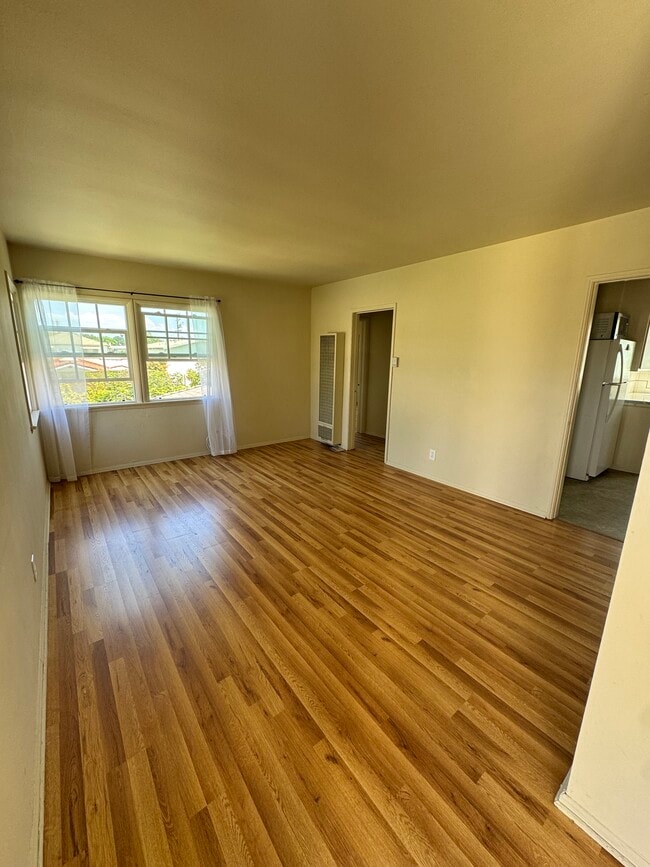 Building Photo - 1226 25th St Unit B Rental
