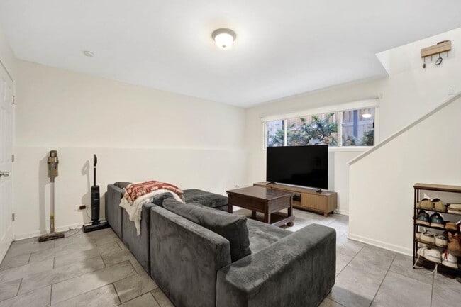 Photo - 3 bedroom in Chicago IL 60647