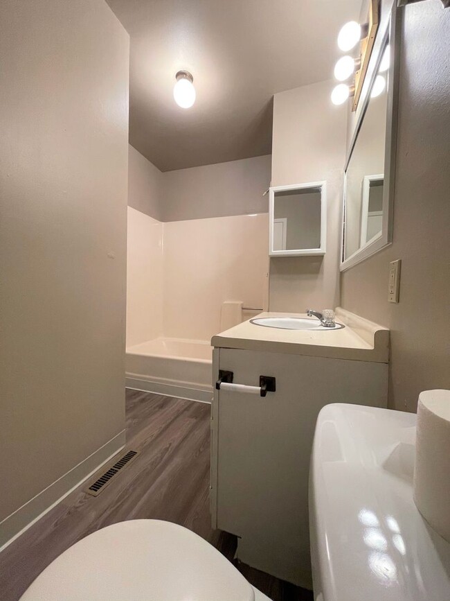 Photo - 2507 W 27th St