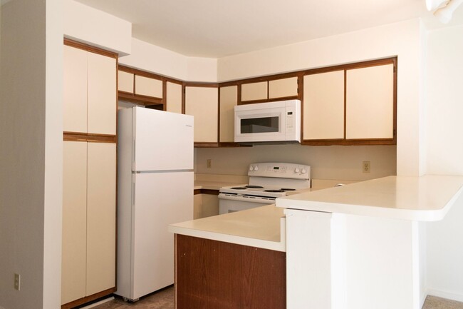 Available for immediate and fall 25 move in. - Available for immediate and fall 25 move in. Apartamento Unidad Bedroom A