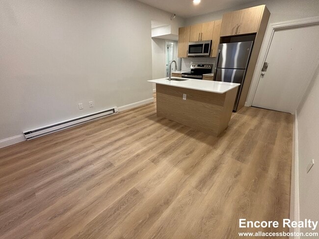 Photo - 529 Beacon St Unit 4