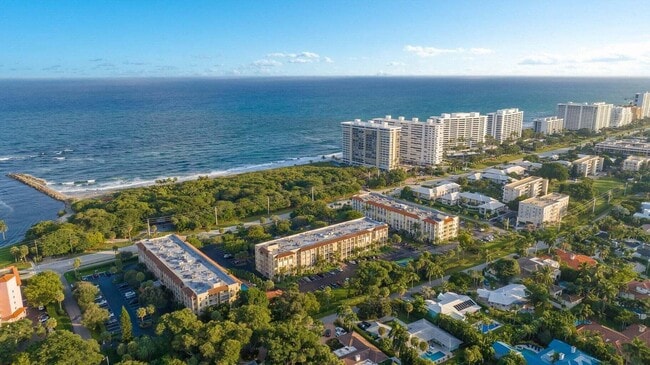 Building Photo - 1111 S Ocean Blvd Unit 123 Rental
